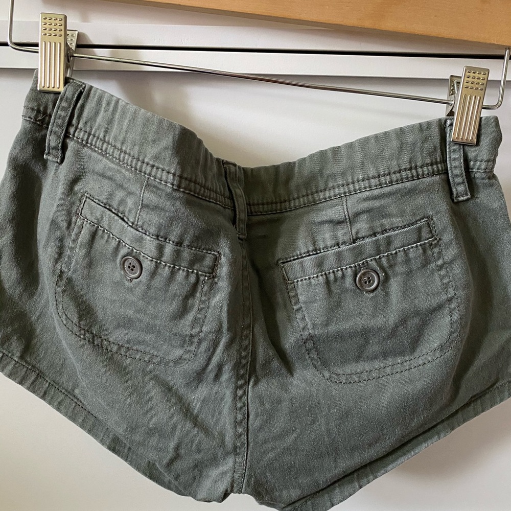 Shorts - Picture 5 of 6